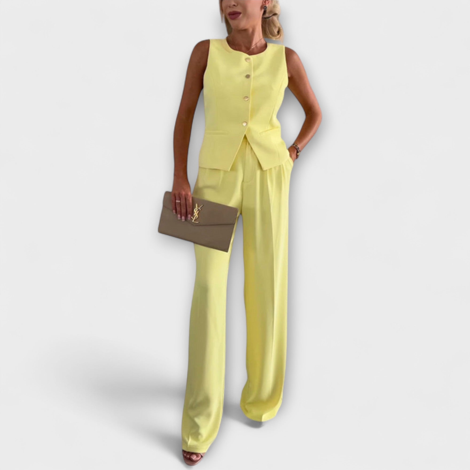 Wilhelmina - Elegants bezramenju tops un bikses