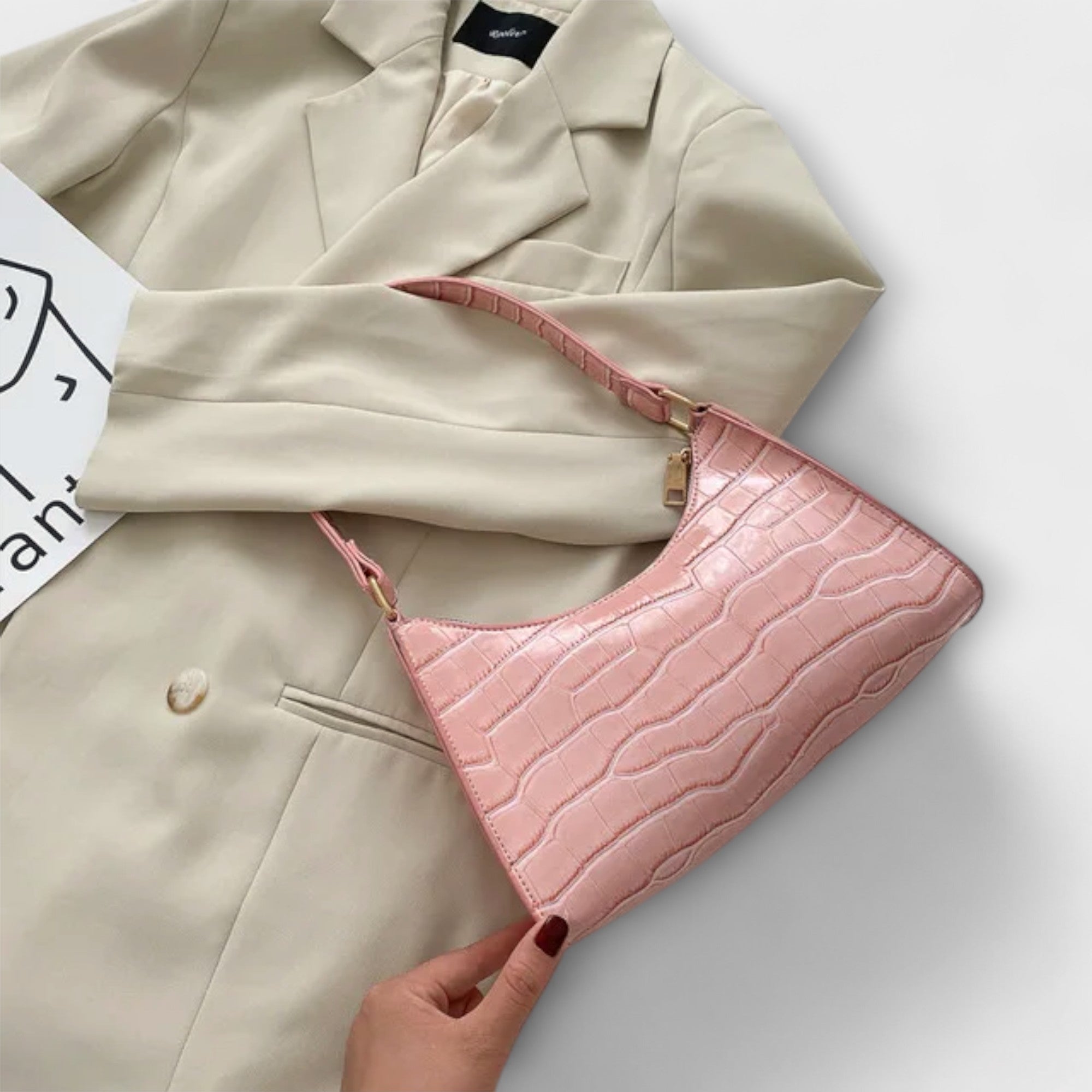 Cécile. - Spīdīga ādas soma