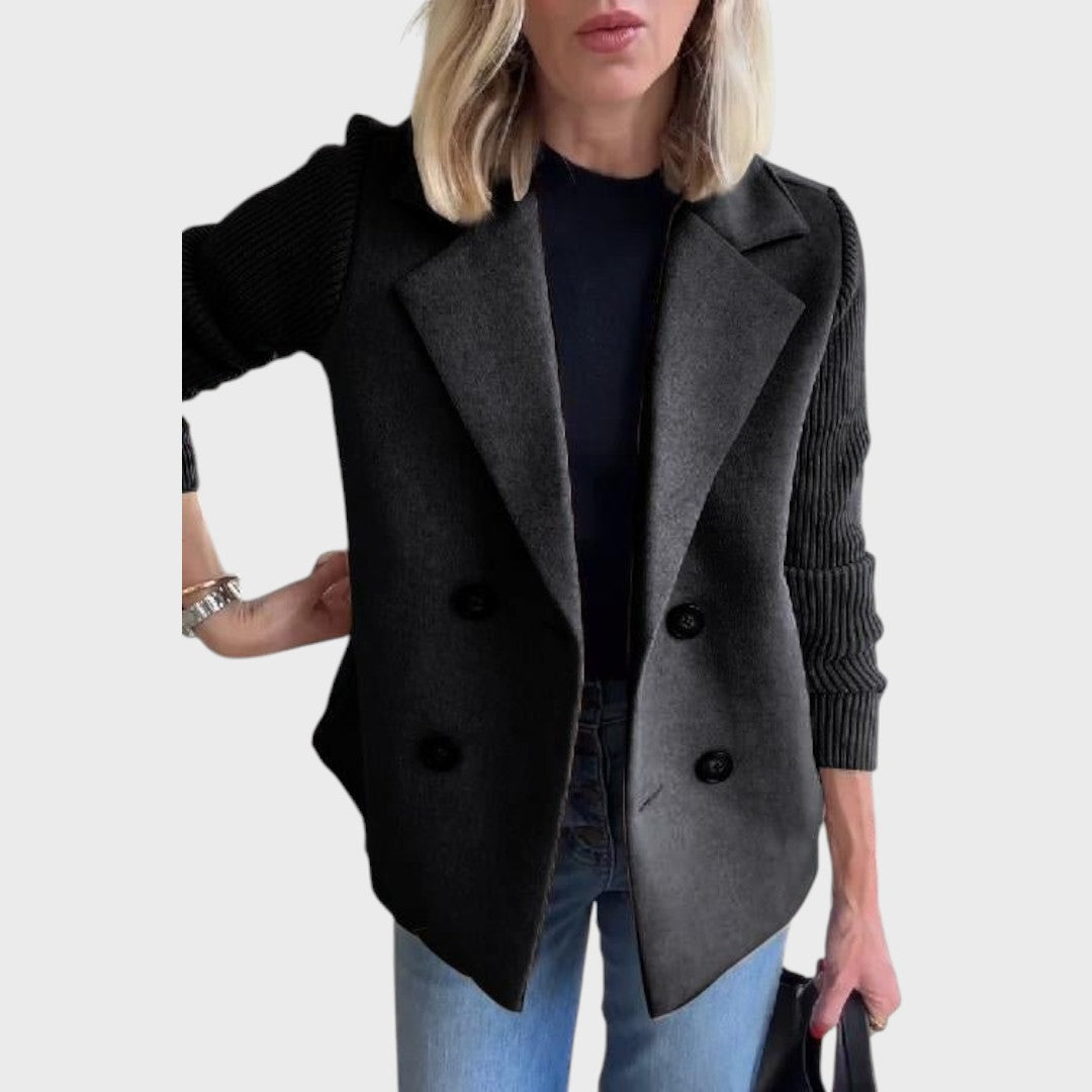 Emma – Elegants žakets ar adītiem piedurknēm